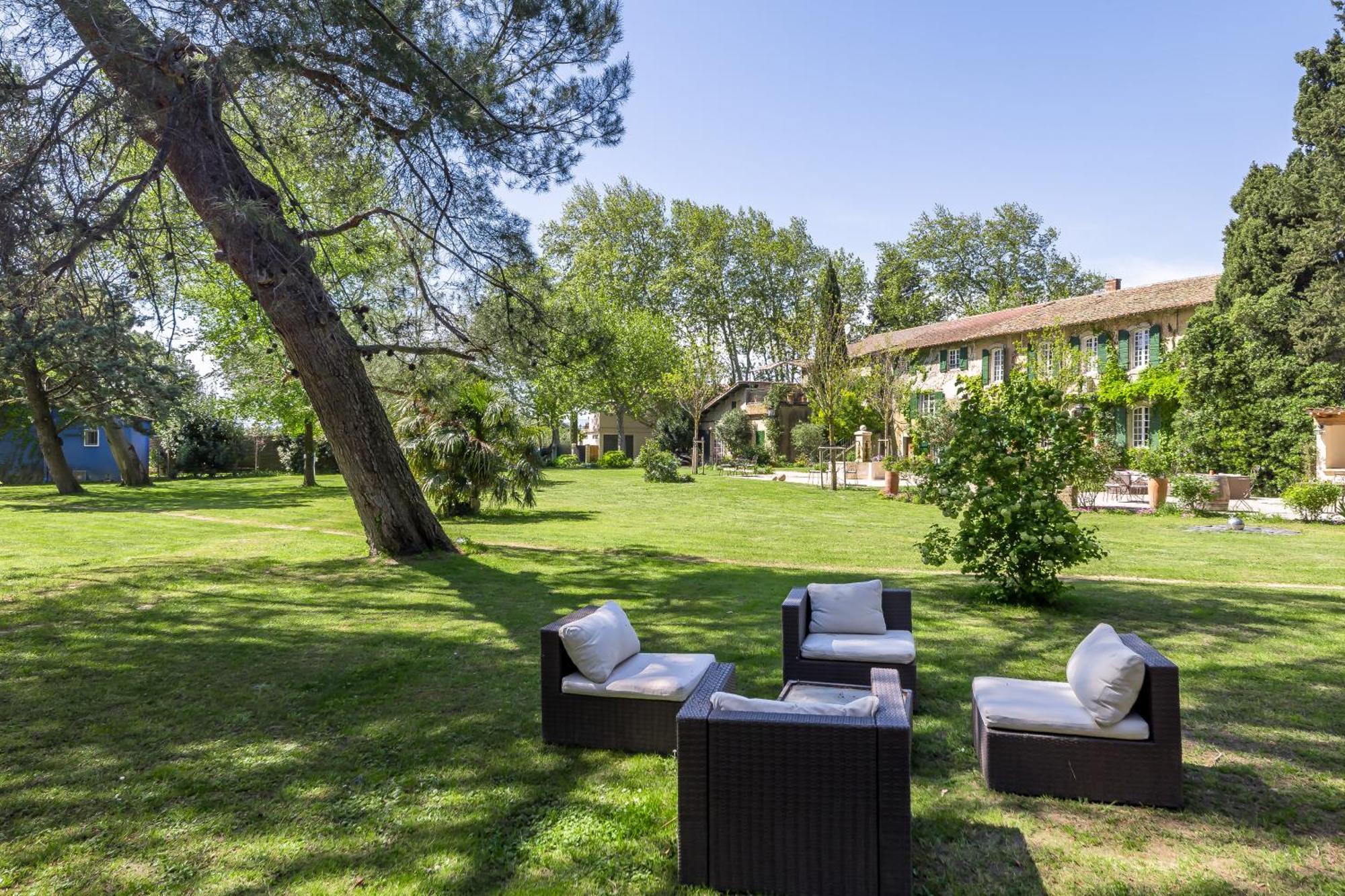 Domaine De Rhodes B&B Avignon Exterior foto