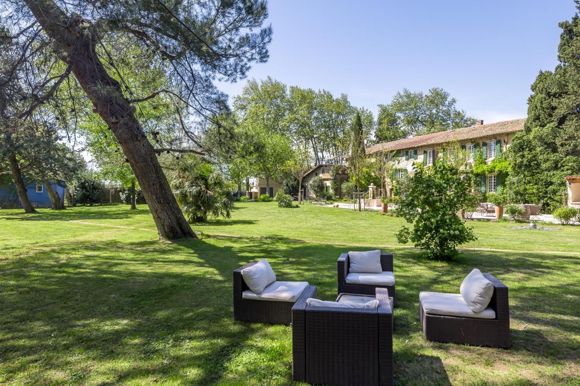 Domaine De Rhodes B&B Avignon Exterior foto