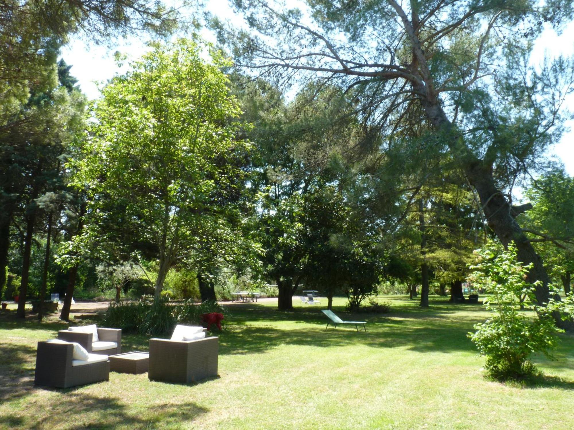 Domaine De Rhodes B&B Avignon Exterior foto